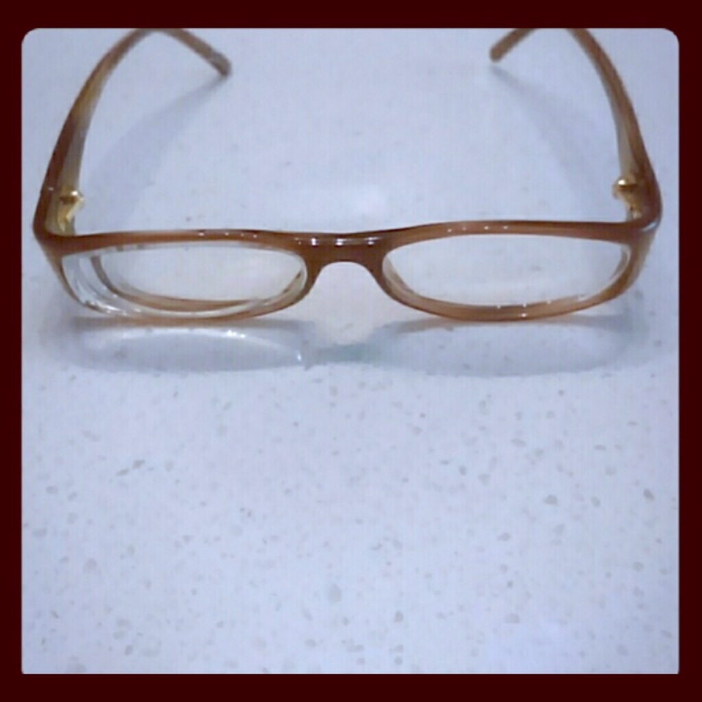 A Posh Pair of Gucci Reading Glasses